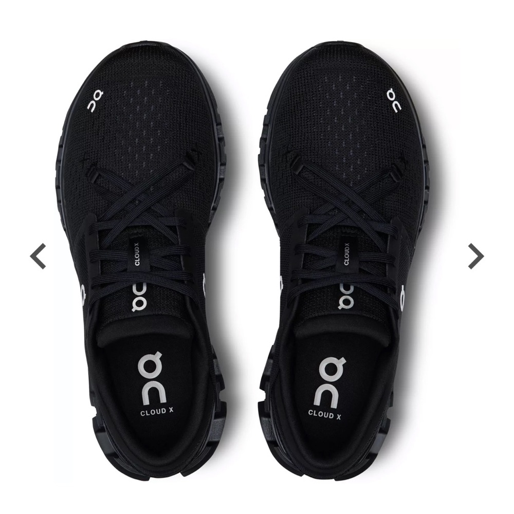 ON Cloud X4 – Women’s Size 9.5 – Black Eclipse